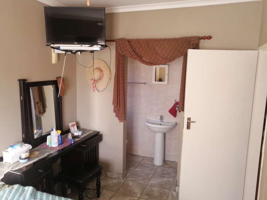 3 Bedroom Property for Sale in Waterkloof East North West